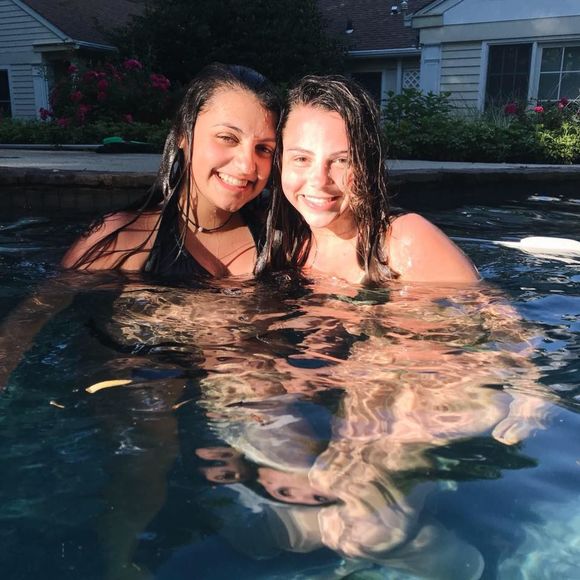 Meet your Posher, Claire - Picture 1 of 1